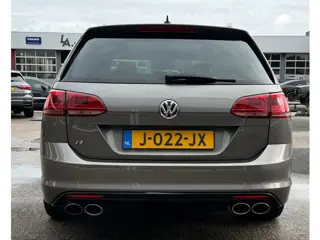 Foto 16 van Volkswagen Golf Variant R 2.0 / PANO / LEER / ACC / DYN AUDIO