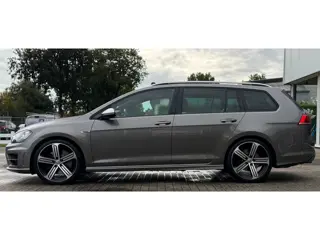 Foto 14 van Volkswagen Golf Variant R 2.0 / PANO / LEER / ACC / DYN AUDIO