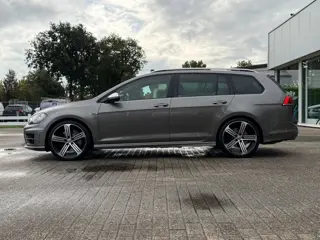 Foto 13 van Volkswagen Golf Variant R 2.0 / PANO / LEER / ACC / DYN AUDIO
