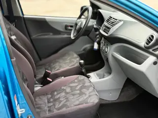 Foto 14 van Suzuki Alto 1.0 Comfort Airco Dealer onderhouden