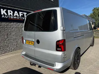 Foto 11 van Volkswagen Transporter 2.0 TDI L2H3 | Luxe Camper | Motor volledig gereviseerd | PANO | Full LED | A