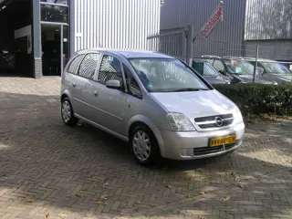 Foto 14 van Opel Meriva 1.4-16V Enjoy 205 d km nap pas airco nieuwe apk