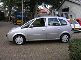 Foto 15 van Opel Meriva 1.4-16V Enjoy 205 d km nap pas airco nieuwe apk