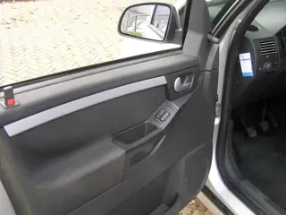 Foto 17 van Opel Meriva 1.4-16V Enjoy 205 d km nap pas airco nieuwe apk