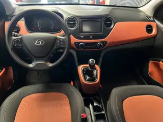 Foto 15 van Hyundai I10 1.0i Go! Airco - Nav - NAP - Cruise Cntrl - Bleutooth - Start/Stop - Goed onderhouden au