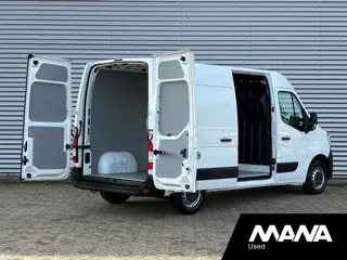 Foto 18 van Renault Master T35 2.3 dCi 135 L2H2 Airco Bluetooth Sensoren Radio