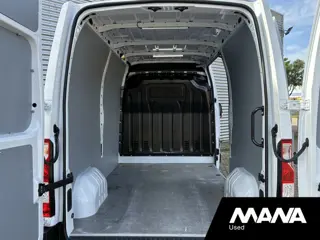 Foto 17 van Renault Master T35 2.3 dCi 135 L2H2 Airco Bluetooth Sensoren Radio