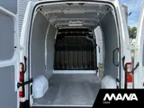 Foto 27 van Renault Master T35 2.3 dCi 135 L2H2 Airco Bluetooth Sensoren Radio