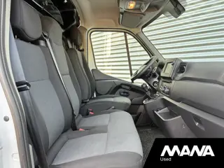 Foto 15 van Renault Master T35 2.3 dCi 135 L2H2 Airco Bluetooth Sensoren Radio