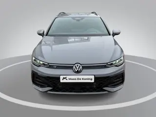 Foto 18 van Volkswagen Golf Variant 1.5eTSI/150PK R-Line DSG · Navigatie · Trekhaak · Camera + Parkeersensoren ·