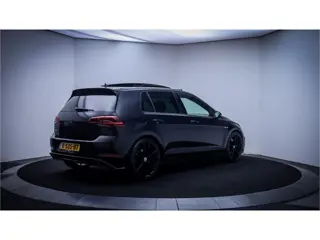 Foto 16 van Volkswagen Golf 2.0TSI 4Motion R PANO | FULL LEDER | CAMERA | KEYLESS | STOEL.VW | KEYLESS | LANE.AS