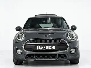 Foto 16 van Mini 5-Deurs 2.0 Cooper S JCW 192PK Automaat Pano Leder