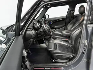 Foto 11 van Mini 5-Deurs 2.0 Cooper S JCW 192PK Automaat Pano Leder