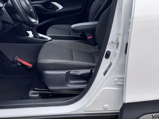 Foto 19 van Toyota Yaris Cross 1.5 Hybrid Dynamic Navi / Carplay / A.Cam / Org-Ned