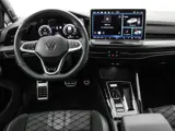 Foto 24 van Volkswagen Golf 1.5 eTSI 150pk DSG R-Line Edition · Panoramadak · Apple/Android Car Play · Camera +