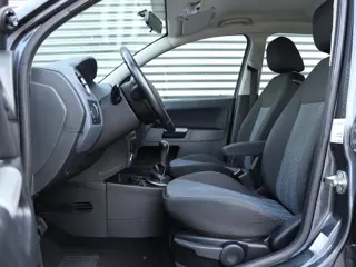 Foto 17 van Ford Fusion 1.4-16V Futura *Airco*