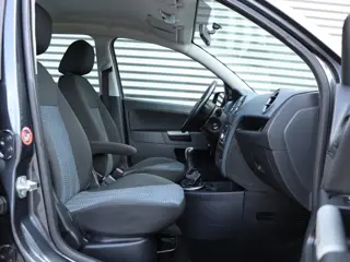 Foto 13 van Ford Fusion 1.4-16V Futura *Airco*