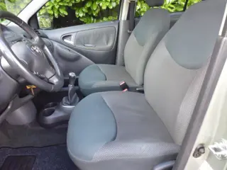 Foto 13 van TOYOTA YARIS 1.3 VVT-i Sol ELEKTRA PAKKET AIRCO