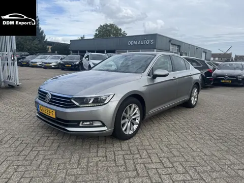 Volkswagen Passat 2.0 TDI Highline (bj 2015)