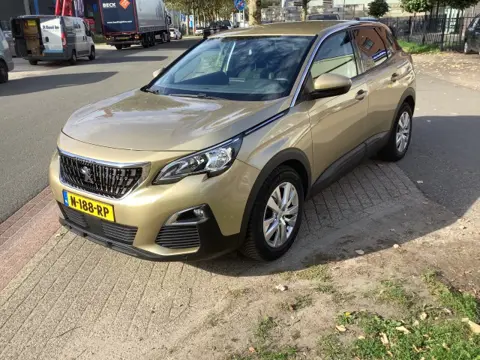 PEUGEOT 3008 1.2 PURETECH ALLURE Automaat