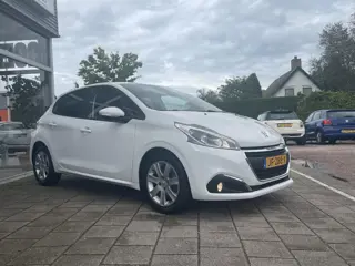 Foto 14 van Peugeot 208 1.0 PureTech Access /5 drs/Cruise/Airco/Onderhouds hist.