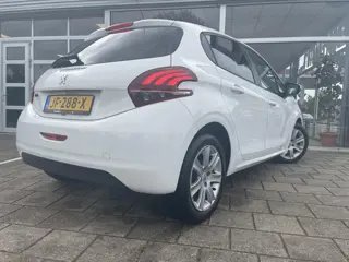 Foto 17 van Peugeot 208 1.0 PureTech Access /5 drs/Cruise/Airco/Onderhouds hist.