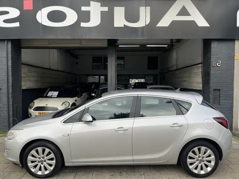 Opel Astra 1.4 Turbo Cosmo (bj 2011)