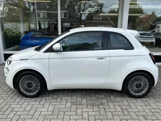Foto 18 van Fiat 500 Urban 42 kWh | 322 WLTP Range | Cruise Control | Apple Carplay/Android Auto | Lichtmetalen