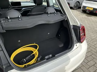 Foto 15 van Fiat 500 Urban 42 kWh | 322 WLTP Range | Cruise Control | Apple Carplay/Android Auto | Lichtmetalen