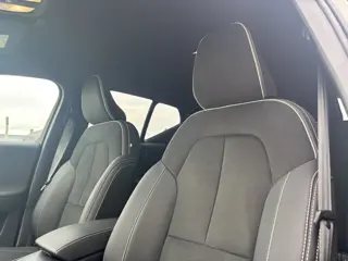 Foto 10 van Volvo XC40 Recharge Twin Plus 82 kWh | Adaptieve cruise | Blis | Sage Green | Alcantara/Leder |