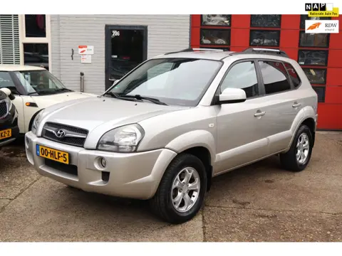 Hyundai Tucson 2.7i V6 4WD Style , AUTOMAAT , 4X4 , LEDER