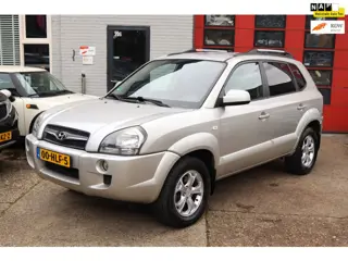 Hyundai Tucson 2.7i V6 4WD Style , AUTOMAAT , 4X4 , LEDER