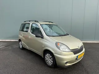 Foto 14 van Toyota Yaris Verso 1.5-16V VVT-i Sol AIRCO | NAP !