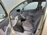 Foto 27 van Toyota Yaris Verso 1.5-16V VVT-i Sol AIRCO | NAP !