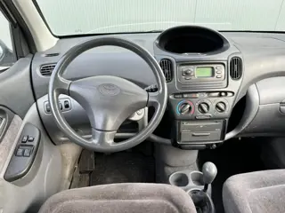 Foto 18 van Toyota Yaris Verso 1.5-16V VVT-i Sol AIRCO | NAP !