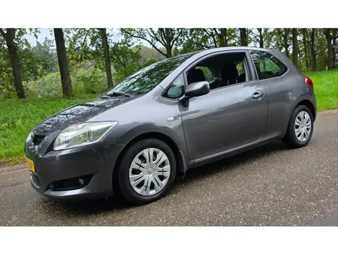 Toyota Auris 1.4-16V - NL Auto - 2e Eigenaar - Airco -