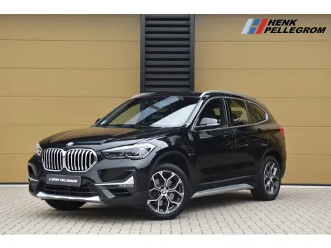 BMW X1 sDrive20i VDL Nedcar Edition * Head-up * Harman/Kardon * Camera * Facelift *Stuurwielverwarmi