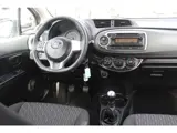 Foto 25 van Toyota Yaris 1.0 VVT-i Aspiration, Airco, Trekhaak!