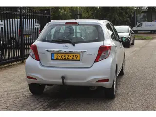 Foto 19 van Toyota Yaris 1.0 VVT-i Aspiration, Airco, Trekhaak!