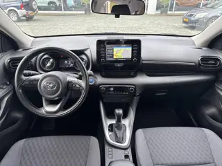 Foto 15 van Toyota Yaris 1.5 Hybrid First Edition **TREKHAAK/ KEYLESS/ PARKEERCAMERA**