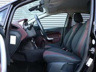 Foto 17 van Ford Fiesta 1.25 Titanium *Klimaatreg.*Parkeersens.*