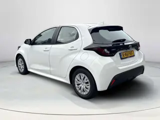 Foto 18 van Toyota Yaris 1.5 Hybrid Active **APPLE CARPLAY/ ADAPTIEF CRUISE CONTROL/ PARKEERCAMERA**