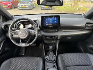 Foto 15 van Toyota Yaris 1.5 Hybrid Executive **DODEHOEK DETECTIE/ STOELVERWARMING/ KEYLESS**