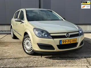 Opel Astra 1.8 Essentia AUTOMAAT / TREKHAAK / AIRCO