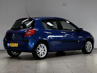 Foto 15 van Renault Clio 1.2-16V Dynamique/ D-Riem verv: 217.000 KM!/ 5-Drs/ 16'' LMV/ Airco/ Cruise/ Elek. pakk