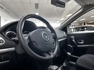 Foto 20 van Renault Clio 1.2-16V Dynamique/ D-Riem verv: 217.000 KM!/ 5-Drs/ 16'' LMV/ Airco/ Cruise/ Elek. pakk