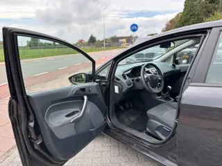 Foto 17 van Ford Fiesta 1.25 Limited nieuwe apk