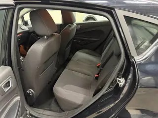 Foto 12 van Ford Fiesta 1.0 Titanium cruise control riem vervangen dealer onderhouden airco