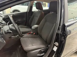 Foto 18 van Ford Fiesta 1.0 Titanium cruise control riem vervangen dealer onderhouden airco
