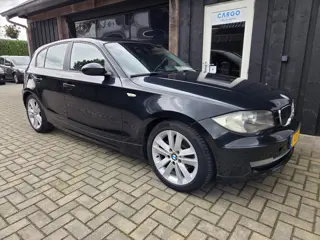 BMW 1-serie 118d Executive *GERESERVEERD*